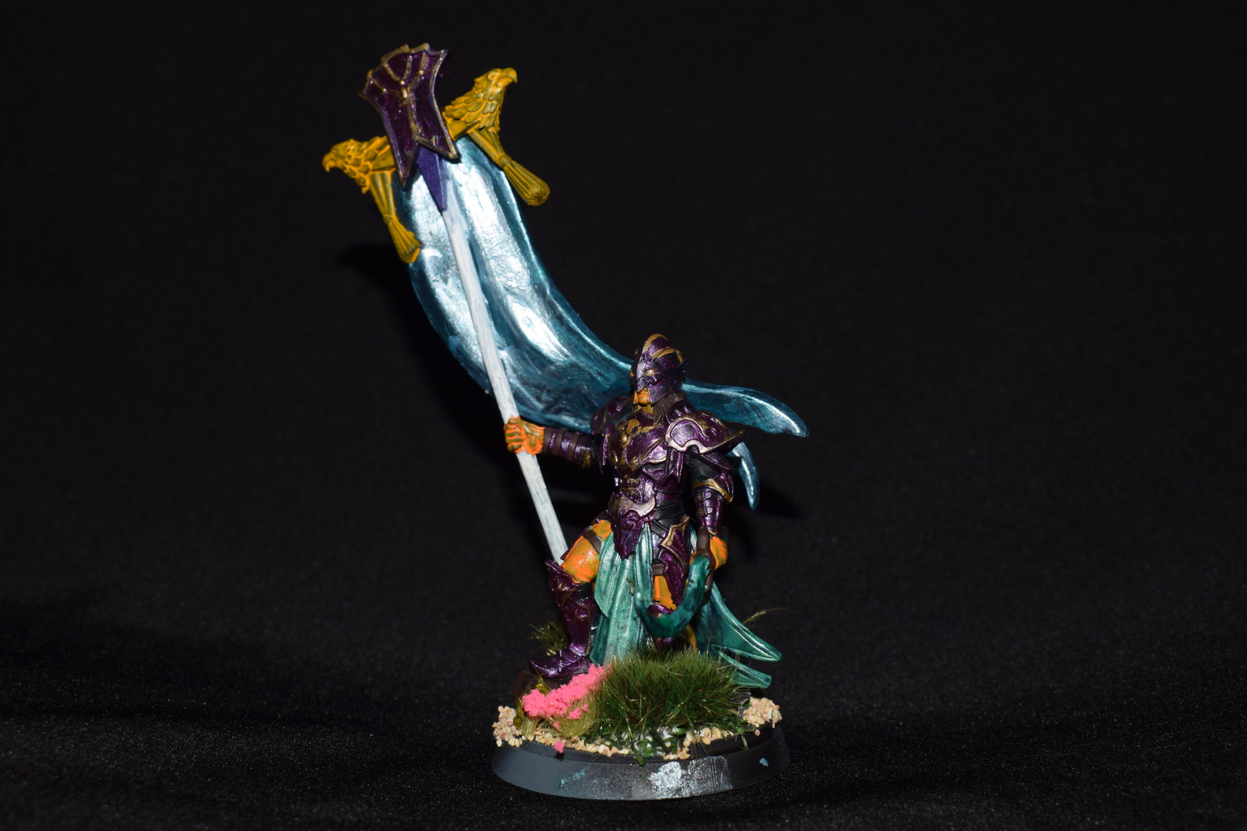 Banner Bearer Giant